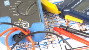 Read more about the article Verificare PRAM Iași, Bacău, Vaslui: Siguranța instalației tale electrice este prioritatea noastră!